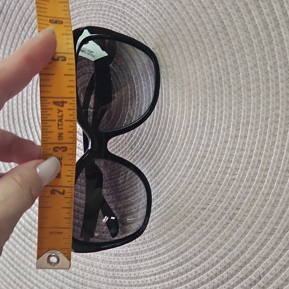 Salvatore Ferragamo Black Sunglasses - EUC Full Inclusion - Picture 9 of 12